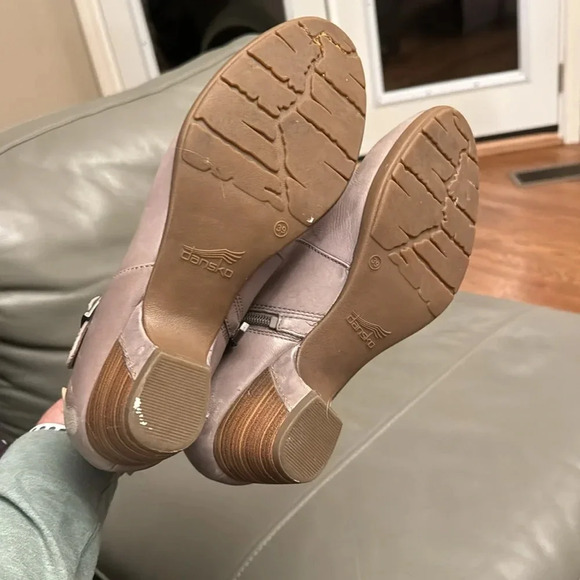 Dansko soft gray leather booties size 39 (see pics) - Picture 4 of 9